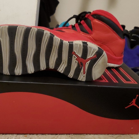 Jordan Retro 10 Bulls over Broadway - Picture 2 of 6